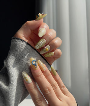 Girl with a Pearl Earring handmade press-on nails featuring Girl with a Pearl Earring - 3d nails