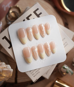 Butter Bow press-on nails — Creamy Soft Yellow, Lace