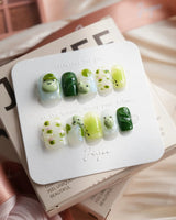 Frog Dodo pond press-on nails in extra short square shape