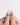 Ongles Pink Ribbons en amande moyenne — Rose soyeux et baie