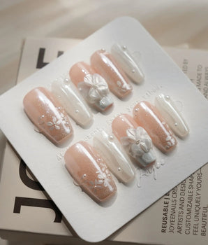 White Musk press-on nails — Ethereal Aurora White, 3D Flowers & Delicate Glitter effect handmade nail art by Joyee Nails
