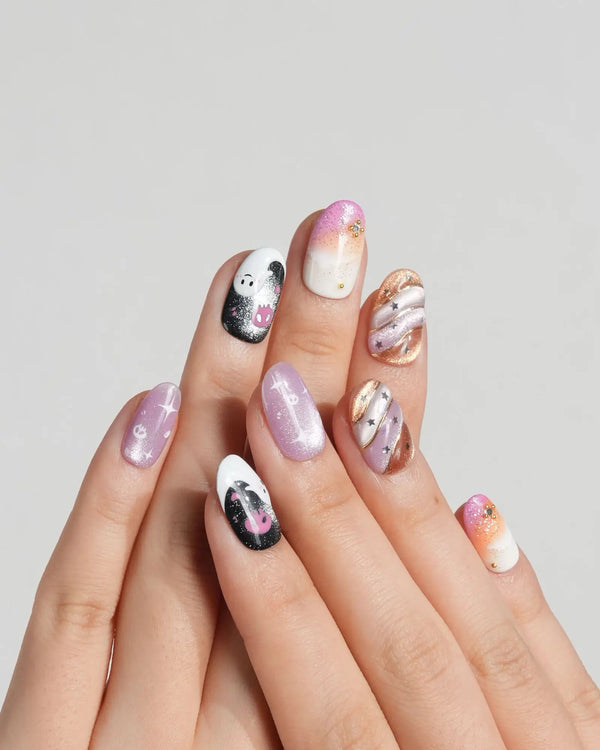 3D star and ghost Halloween nails in short oval shape