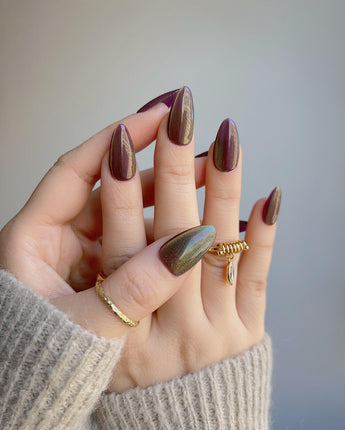 Brown Acrylic Cat-eye in short almond shape with berry mauve magnetic shine