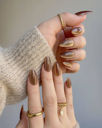 Light Brown Color Cat-eye Nails handmade press-on nails featuring light brown cat eye