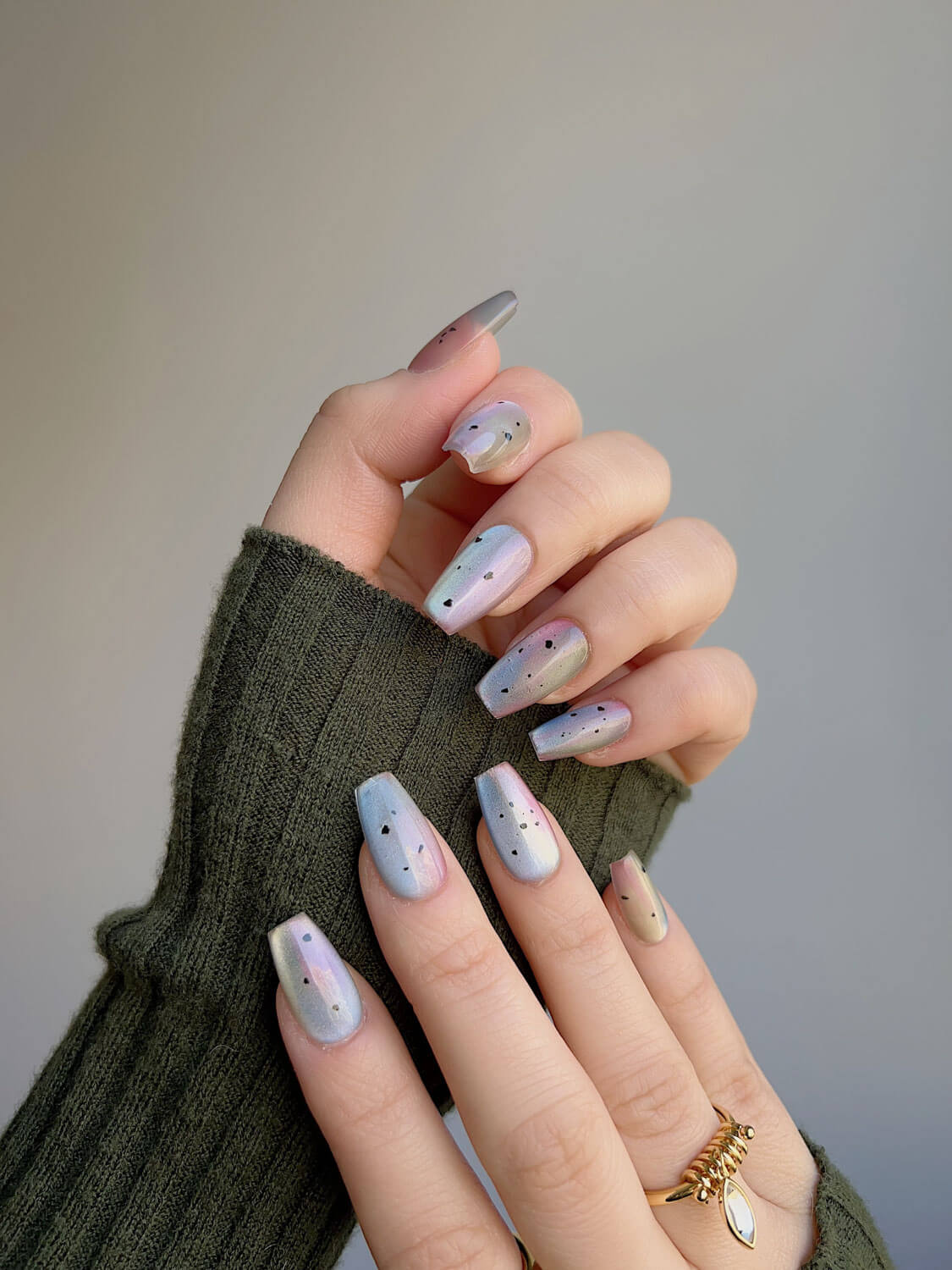 Cat-Eye-Nails-Glow-Dreamy-Color-Short-Coffin-Nails