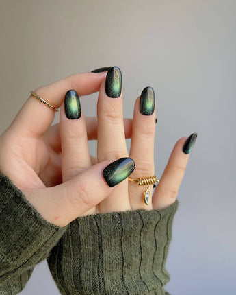 Forest Green Chase press-on nails in short oval shape — Forest green cat eye