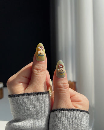 Girl with a Pearl Earring nail art close-up showing Girl with a Pearl Earring - 3d nails details