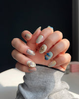 Monet & Les nymphéas nail art close-up showing Monet & Les nymphéas -3d nails details