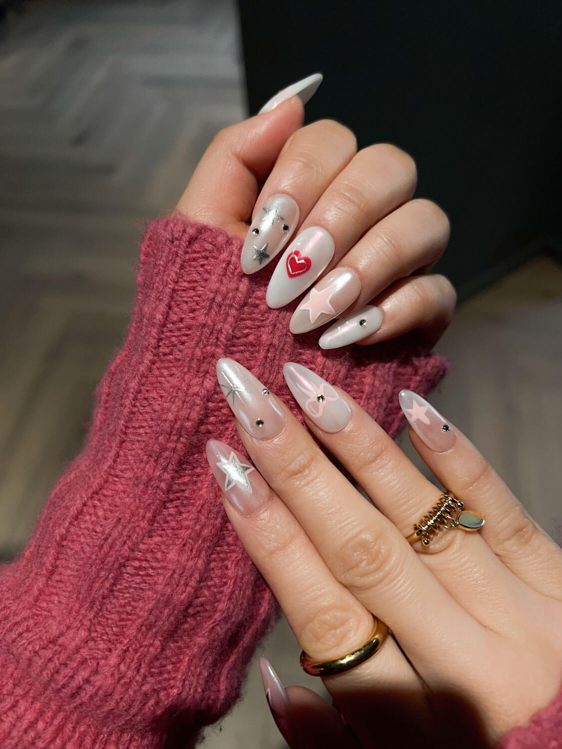 pink-medium-almond-nails