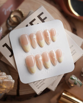 Butter Bow press-on nails — Creamy Soft Yellow, Lace