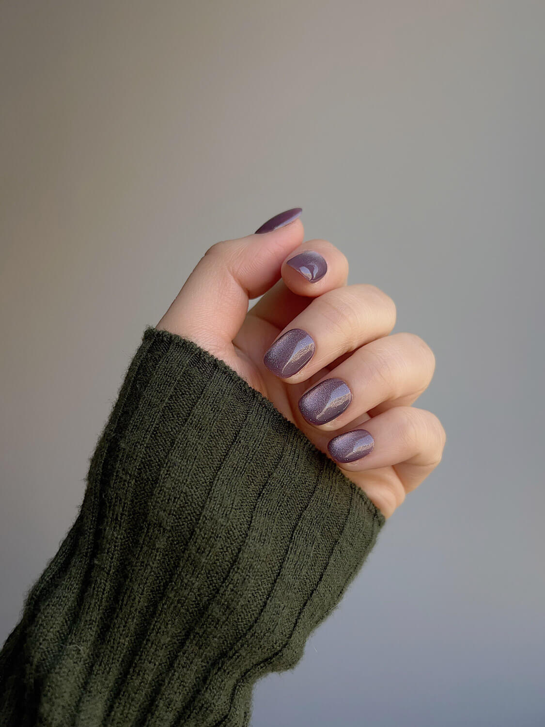 Light-Purple-Cat-eye-nails-color-GlowGem-Short-Squoval-Nail-designs