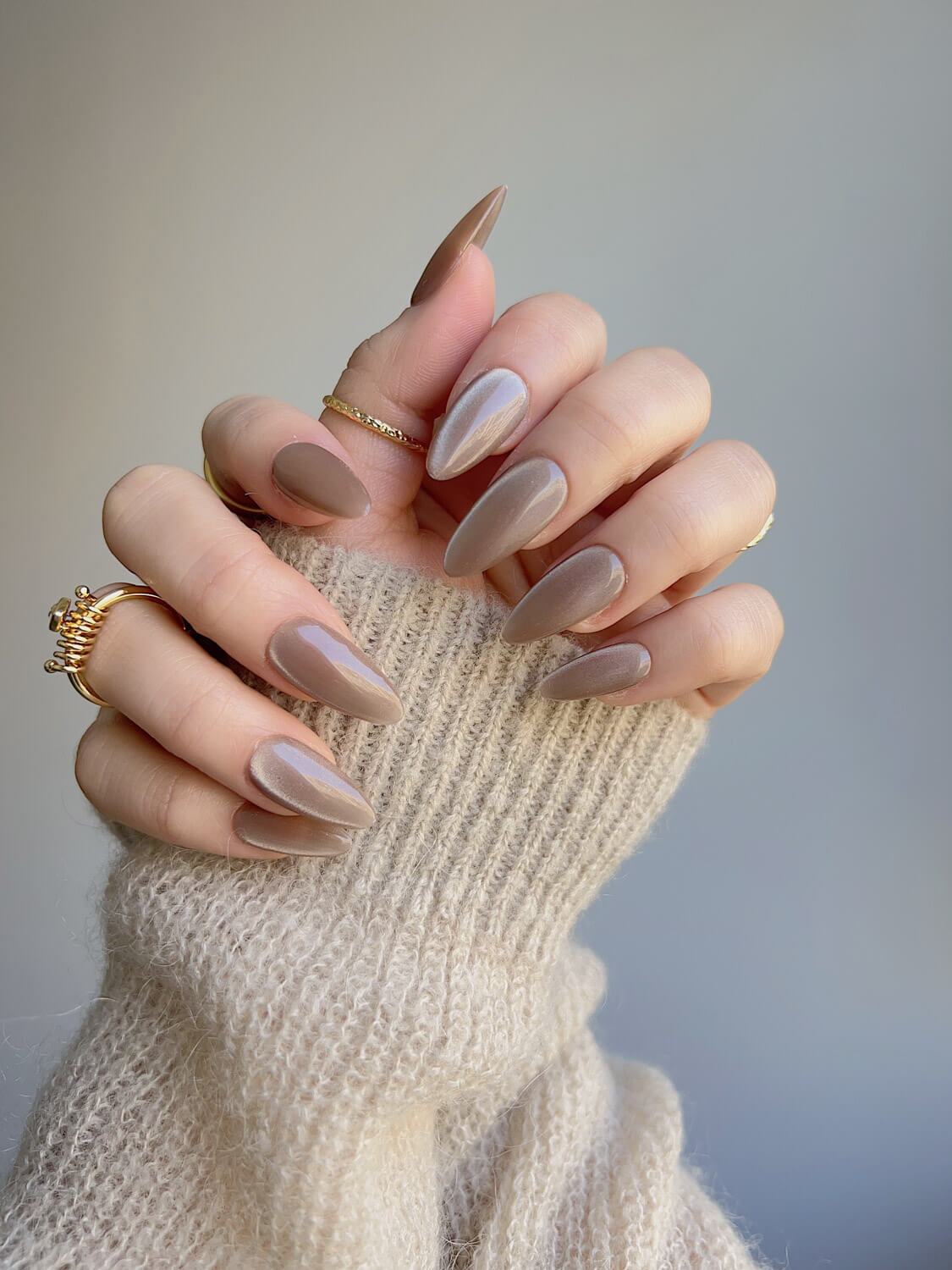 Nude-Color-Cat-eye-nails-Toffee-Medium-Almond-Nails