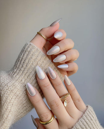 Silver White Cat-eye Nails nail art close-up showing silver white cat eye details