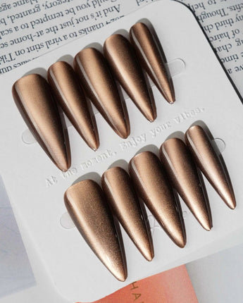 Arabica Cat-eye in long stiletto shape with warm brown shimmer and glossy finish