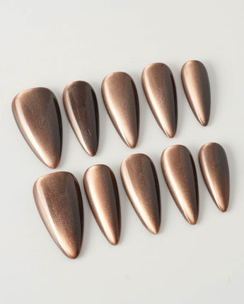 Arabica Cat-eye in medium stiletto shape with coffee brown cat-eye glow