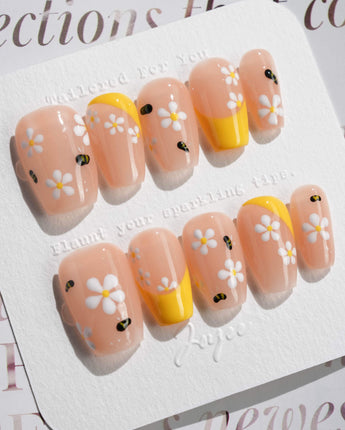 BeeBee Nails press-on nails in short coffin shape — Daisy & Bee, Yellow French.