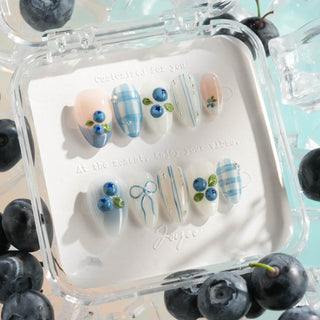 Rejilla azul press-on nails by Joyee Nails