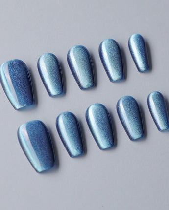 Blue Sky Cat-eye press-on nails in short coffin shape — Peacock Blue cat eye 