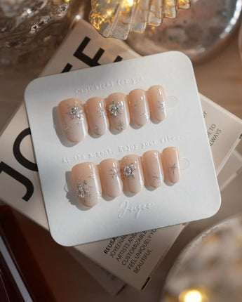 First Flake nails in short oval — Icy Milky White &