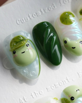 Frog Dodo press-on nails by Joyee Nails
