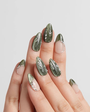 Gilded Pine nails — Elegant Forest Green Cat-eye, by Joyee Nails