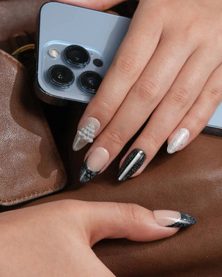 Gala de Paillettes press-on nails by Joyee Nails