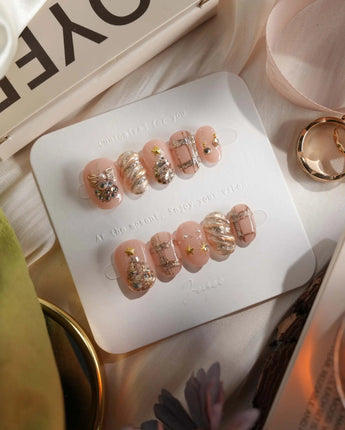 Golden Gift nails in extra short oval — Luxury Champagne Gold Christmas,
