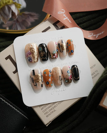 Golden Kiss short coffin press-on nails