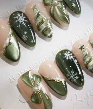 Pine Dream press-on nails — Winter Christmas Green, 3D