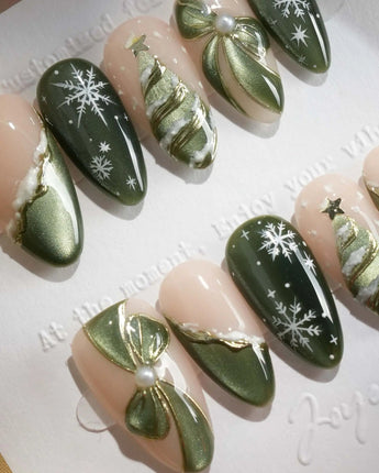 Pine Dream press-on nails — Winter Christmas Green, 3D