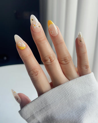 BeeBee Nails handmade press-on nails featuring Daisy & Bee, Yellow French.