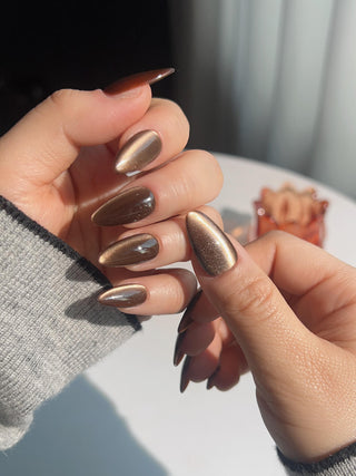 Arabica Cat-eye press-on nails by Joyee Nails
