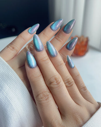 Spinning Aurora nails — Gradient Duo-chrome Cat-eye with by Joyee Nails
