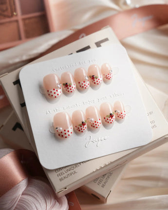 Ladybug Picnic Extra Short Oval press on nails, handmade custom nails by Joyeenails