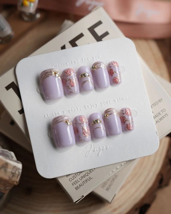 Lavender Rose press-on nails in short square shape — Dreamy Light Purple, Hand-painted Roses & Metallic Outlines.
