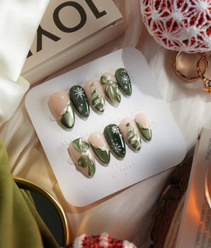 Pine Dream press-on nails — Winter Christmas Green, 3D