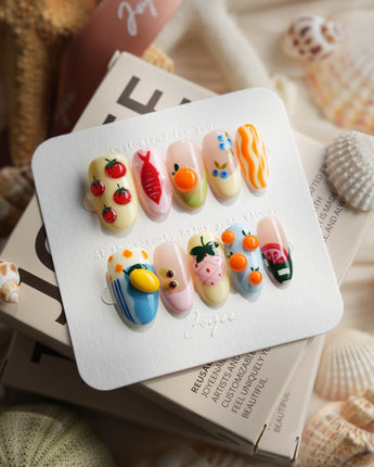 Mercato Italian market press-on nails in medium oval shape