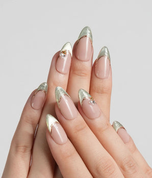 Silk Green - New press-on nails — nude pink base sage