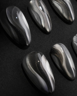 Rubans Noir press-on nails by Joyee Nails
