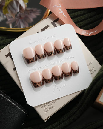 On the Prowl Extra Short Coffin press-on nails
