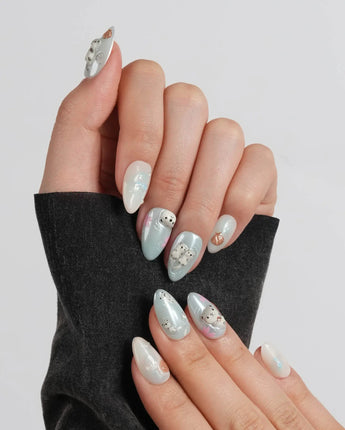 Otter Momo otter nail art nail design detail view 8