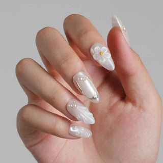 Pearl Bloom press-on nails by Joyee Nails