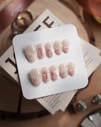 Pillow Talk nails in short oval — Pearl Satin Pink, Lace