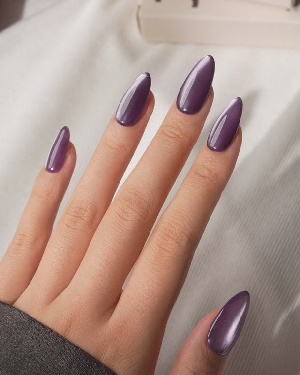 Berry Cat Eye Wisteria (CE196) magnetic velvet handmade press-on nails - product video