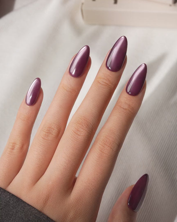 Berry Cat Eye Damson (CE195) magnetic velvet handmade press-on nails - product video