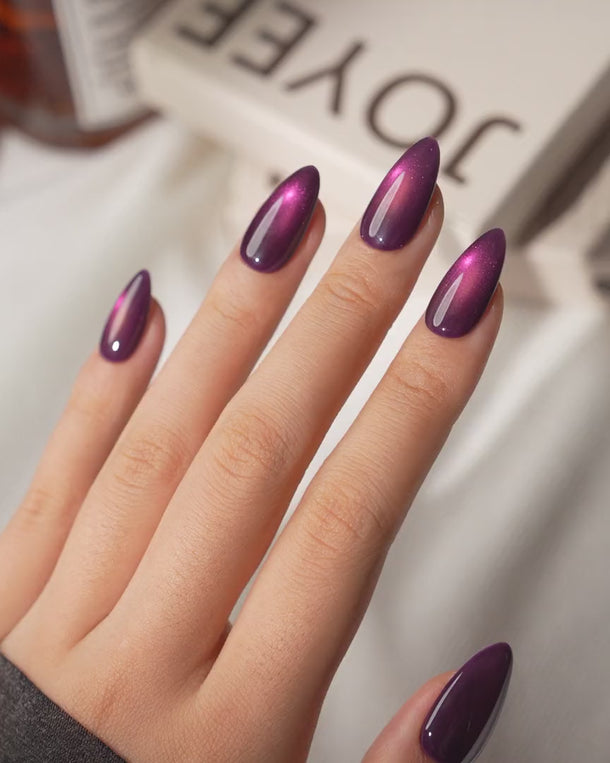 Jewel Cat Eye Plum (CE189) magnetic velvet handmade press-on nails - product video