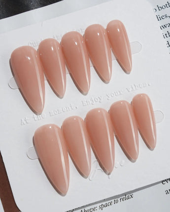 Pure Touch press-on nails in medium stiletto shape — Minimalist Nude Pink,ombre