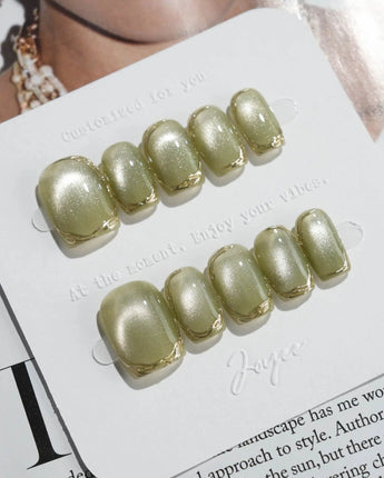 Ripples - Twinkle Reservoir press-on nails in extra short square shape — Premium Silver-Grey Cat Eye, French Metal Outlines.