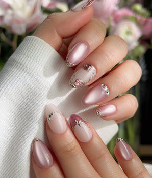 Rose-Théâtre Noir handmade press-on nails featuring Elegant Rose Pink, Embossed Florals & Metallic Edging.