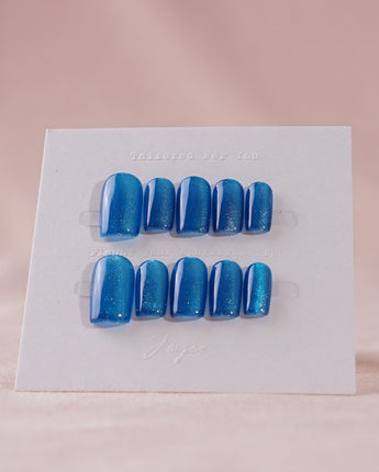 Blue Sky Cat-eye press-on nails in short square shape — Peacock Blue cat eye 